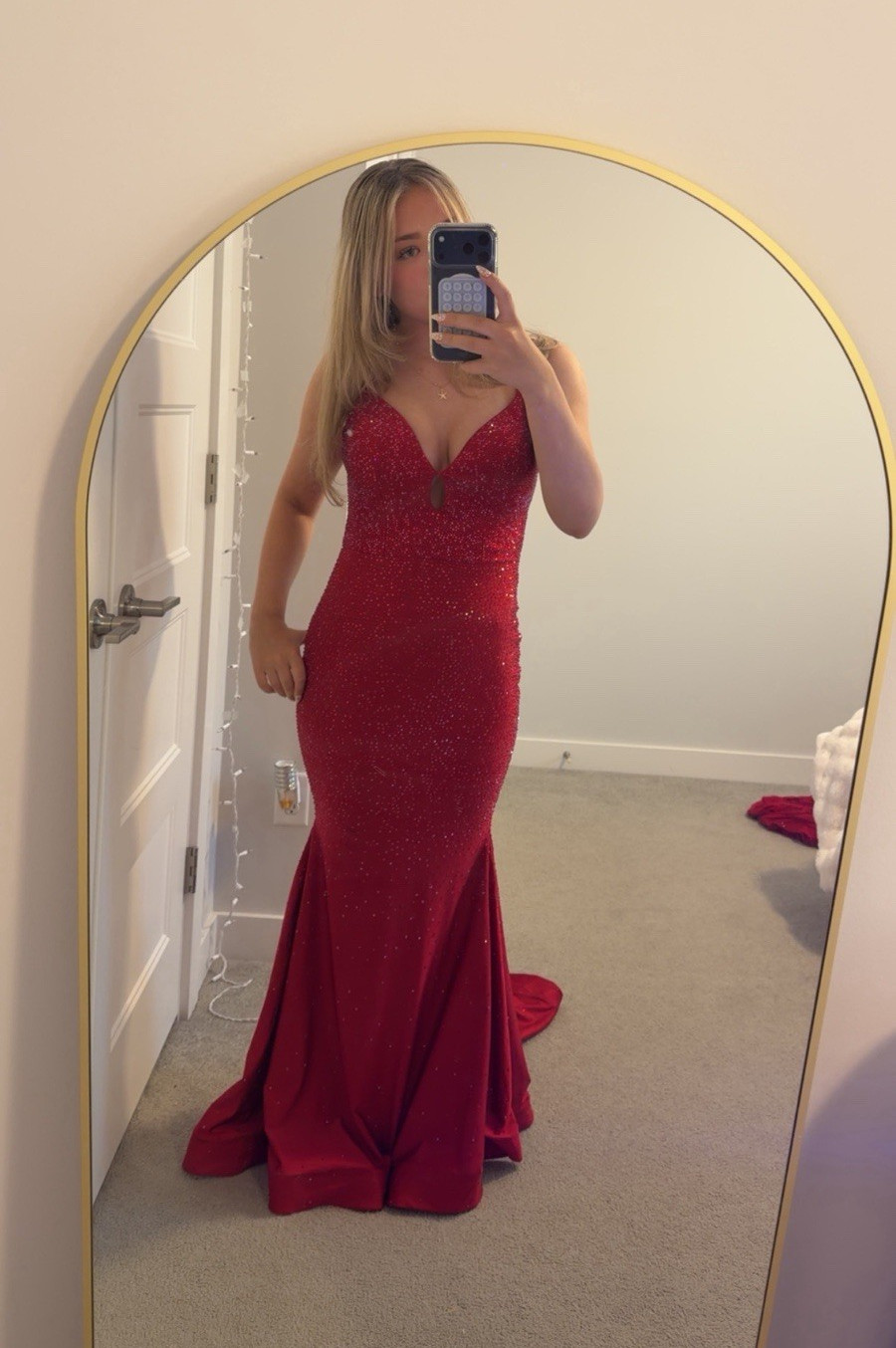 Ellie Wilde Red Rhinestone V-Neck Cut-Out Mermaid Long Formal Gown Train Sz 0