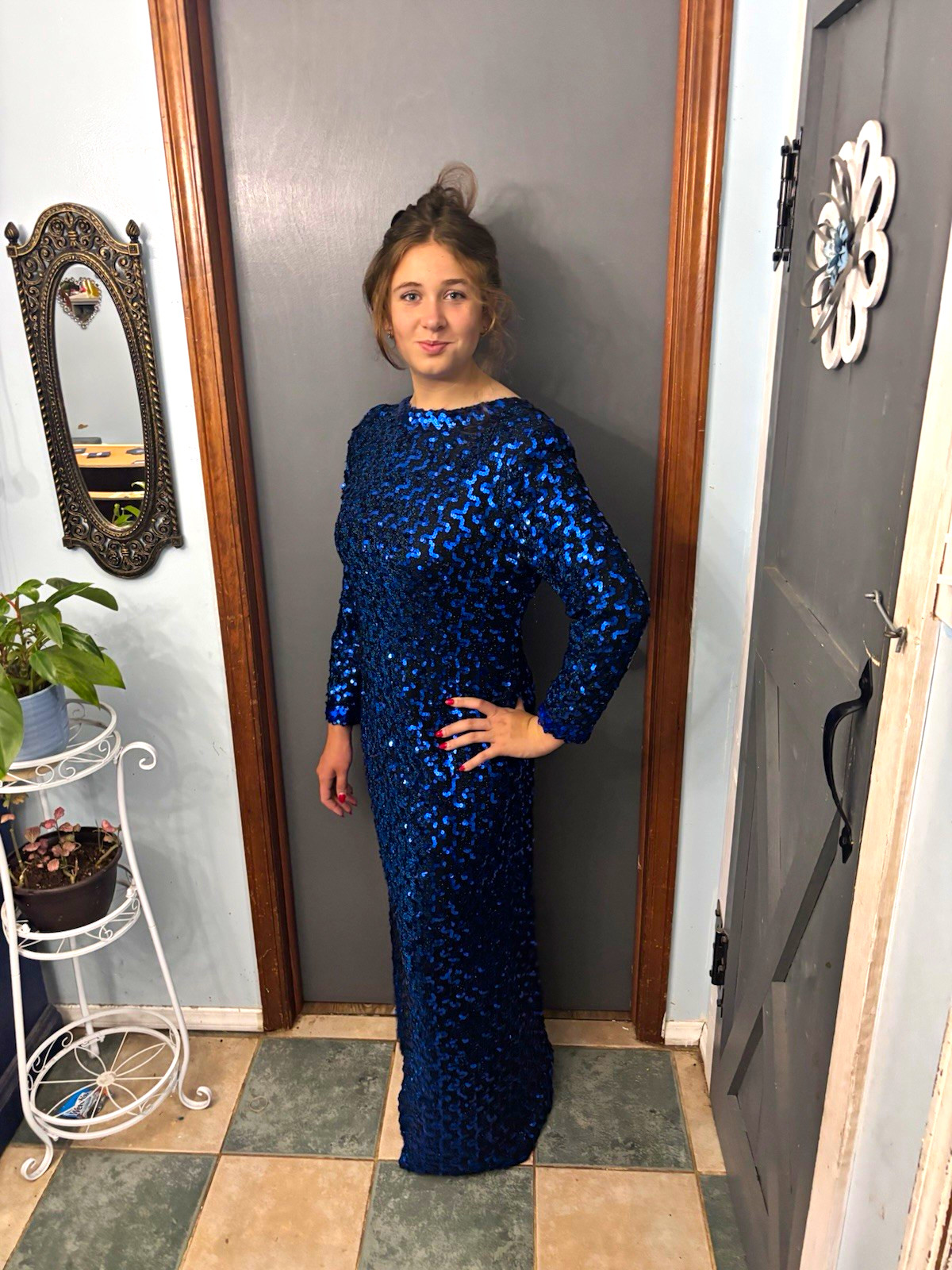 Lillie Diamond California Blue/Black Sequin Long Sleeve V-Neck Gown Size 18