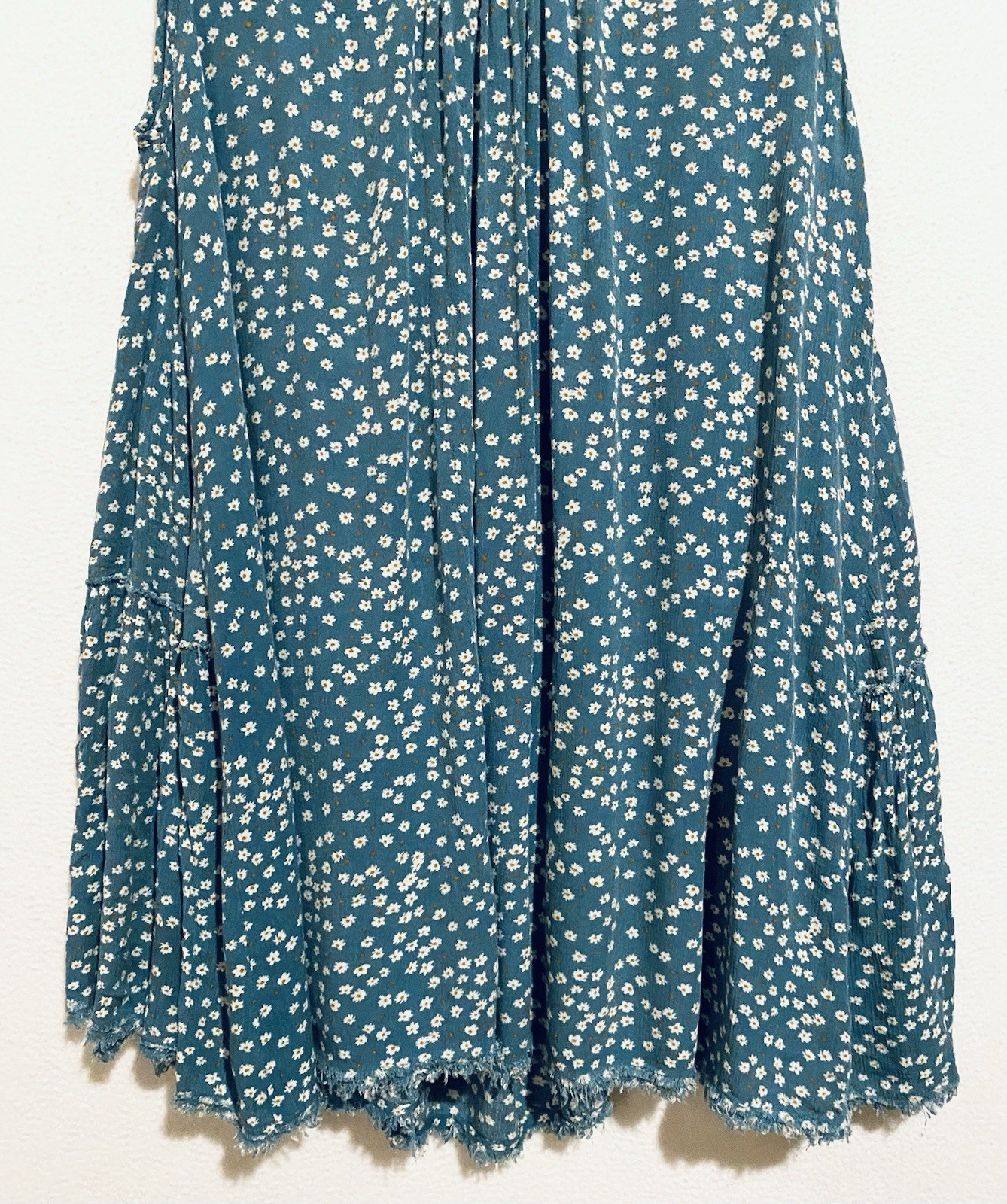 Easel Dress Womens Medium Blue Ditzy Daisy Sleeveless Mini Frayed Hem Fairy