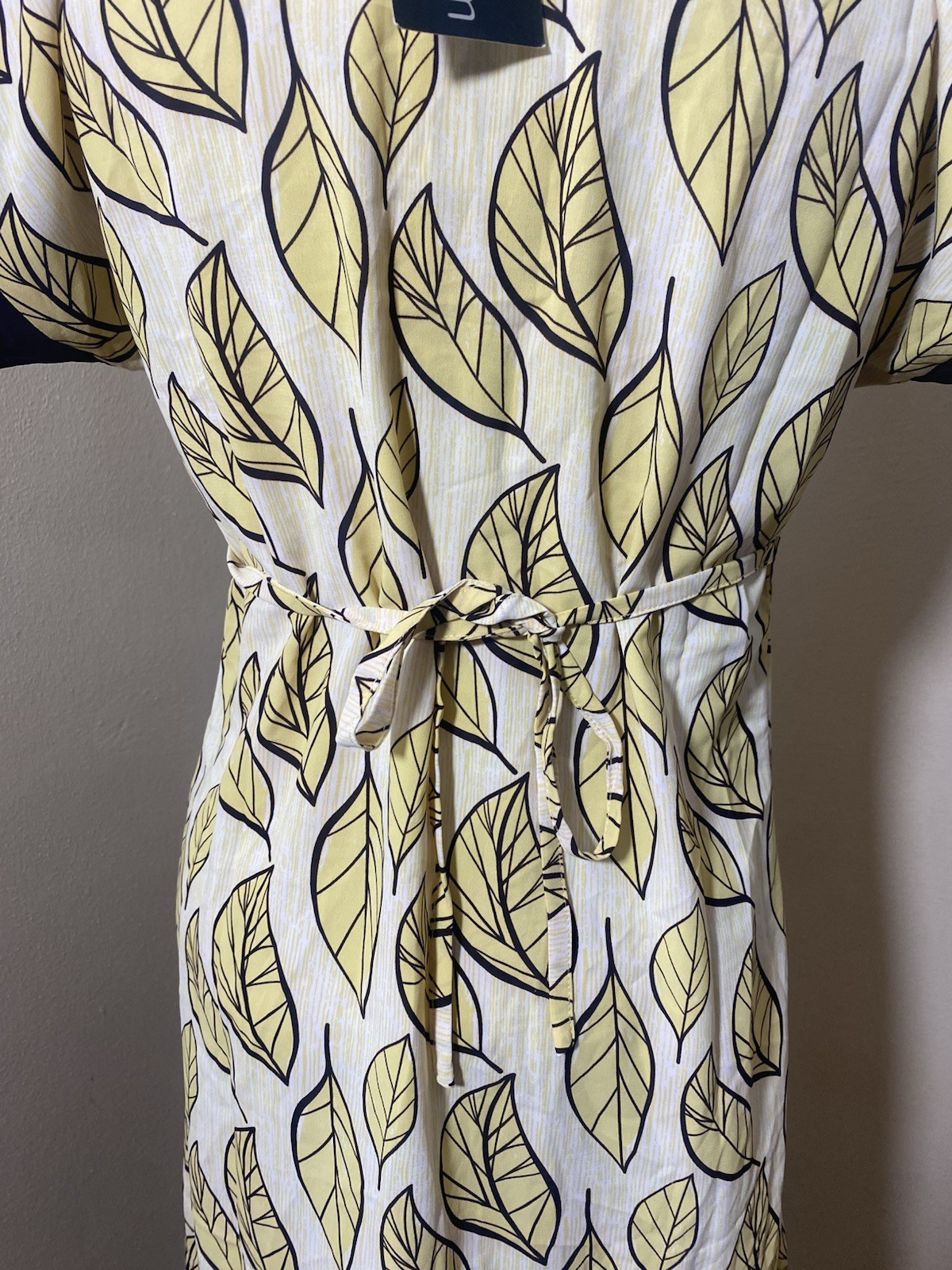 Y2k Millennium colored dress size medium yellow leaf print tie waist