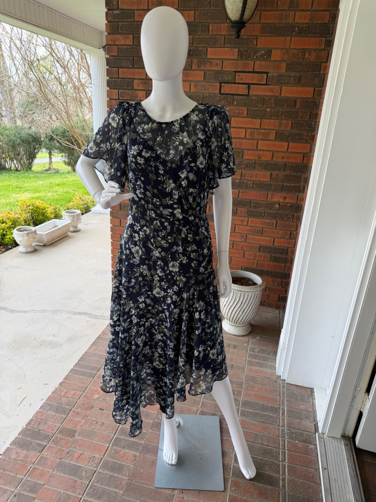 ASTR SIZE LARGE Blue Floral Sheer Overlay Asymmetrical Ruffle Hem Sheer Sleeves