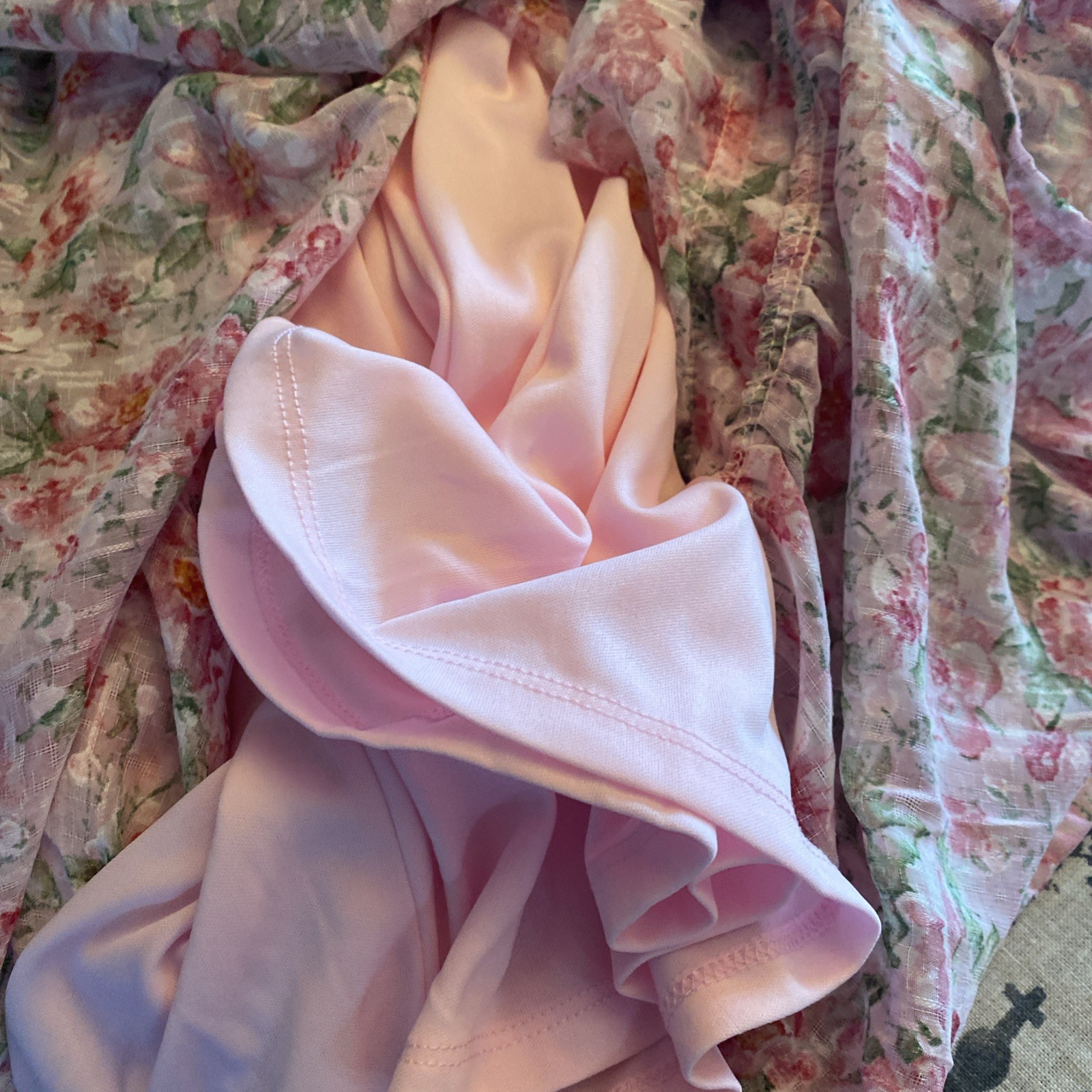 NWOT BY THE RIVER LARGE PINK FLORAL SHOULDER TIES MAXI DRESS