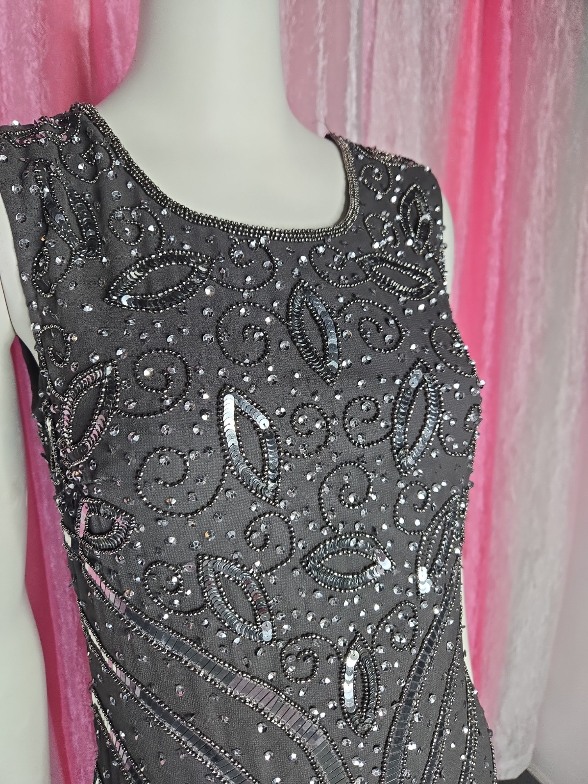 Frock and Frill Gray Exquisite Sequin Beaded Lined Cocktail Dress Size 6