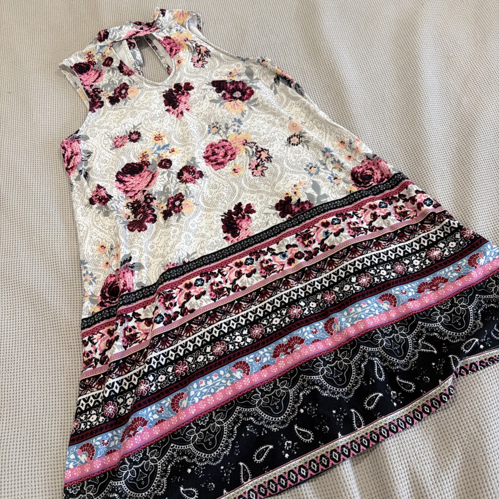 No Boundary A Line Multicolor Sundress With A Bow In The Back Size S￼