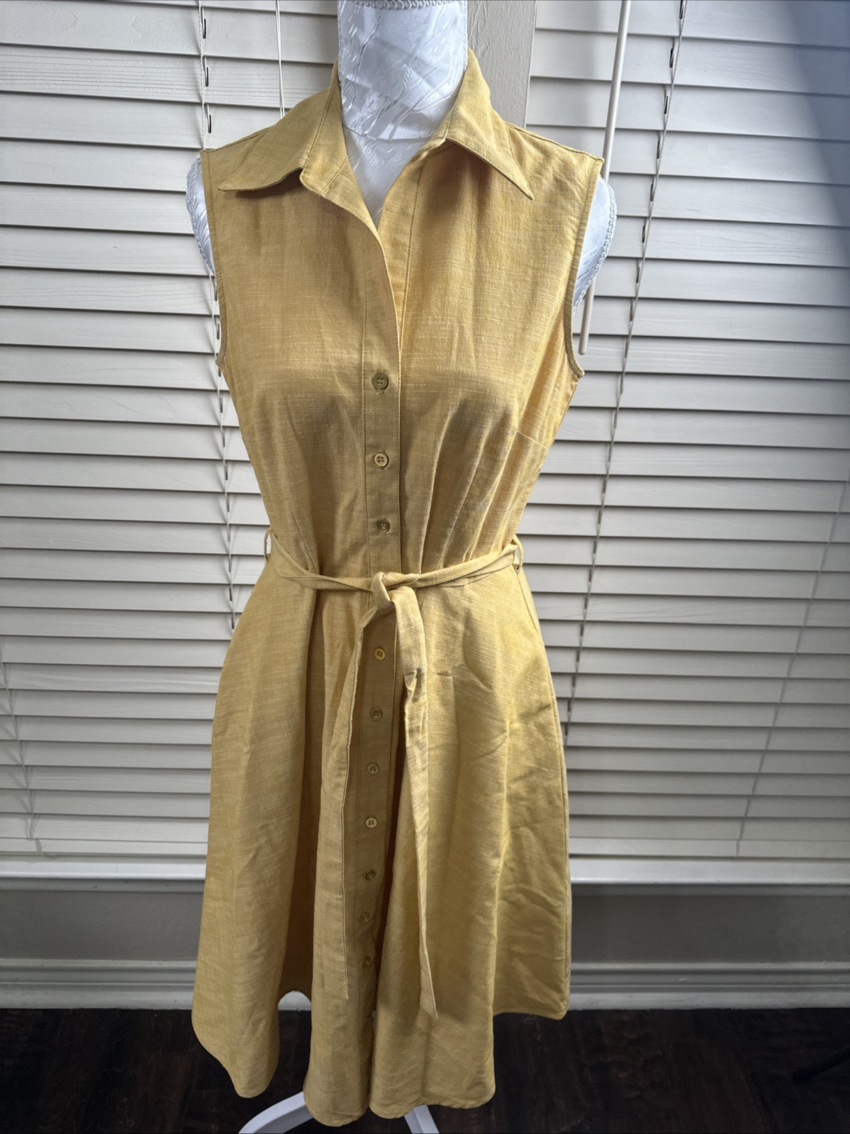 Sharagano Shirt Dress Women’s Size 4 Sleeveless Button Front Belt Golden Yellow