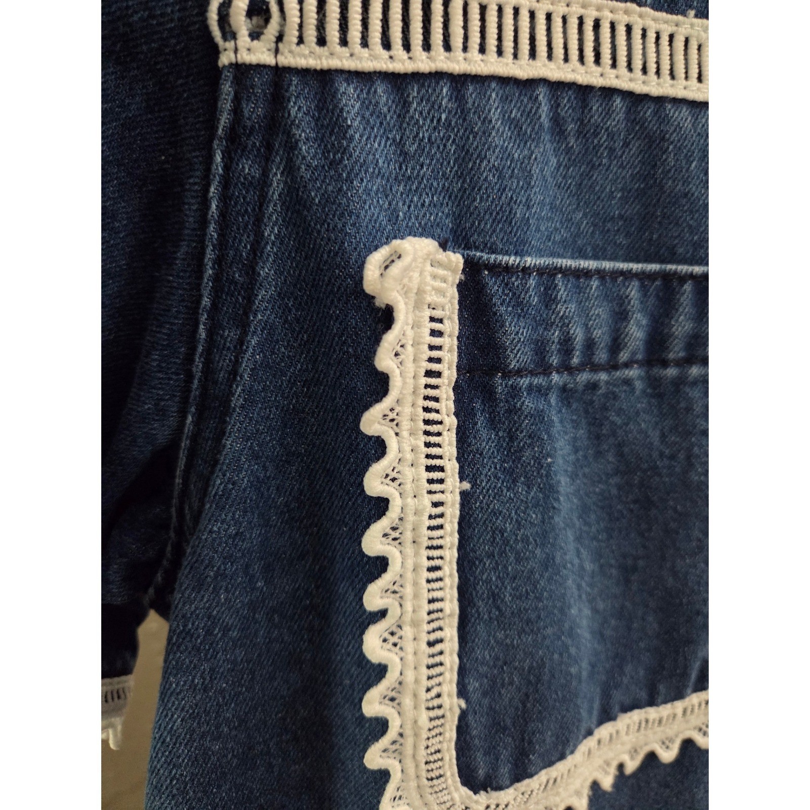 D102. Women’s Lace Trim Denim Button Down Dress