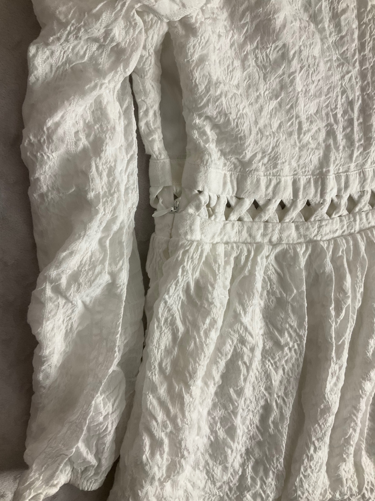 Peach Love White Crinkle Material Long Sleeve Short Dress V Neck Cutout Medium
