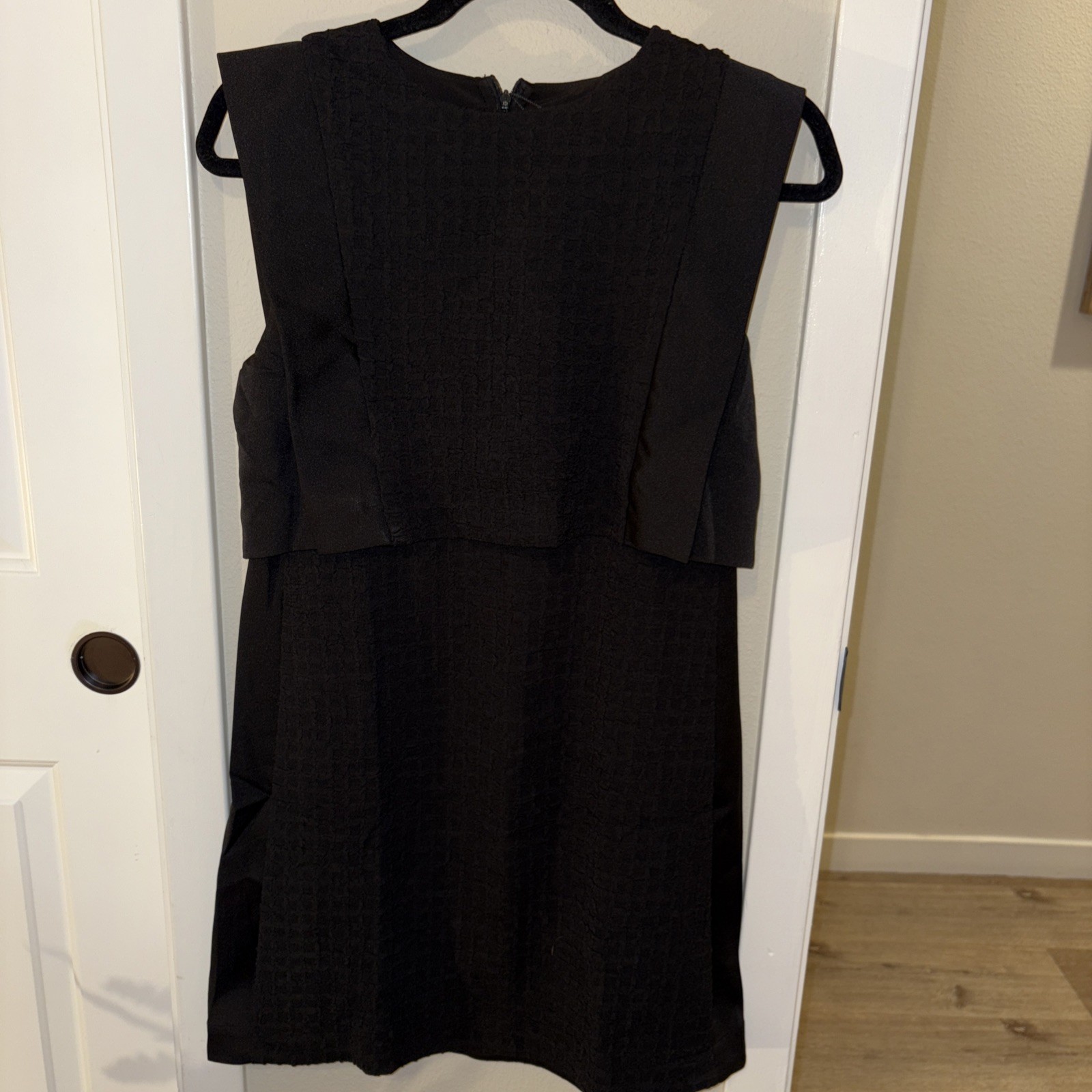 NWT! Saturday Club Peak Shoulder Layered Textured Dress Size Small Black