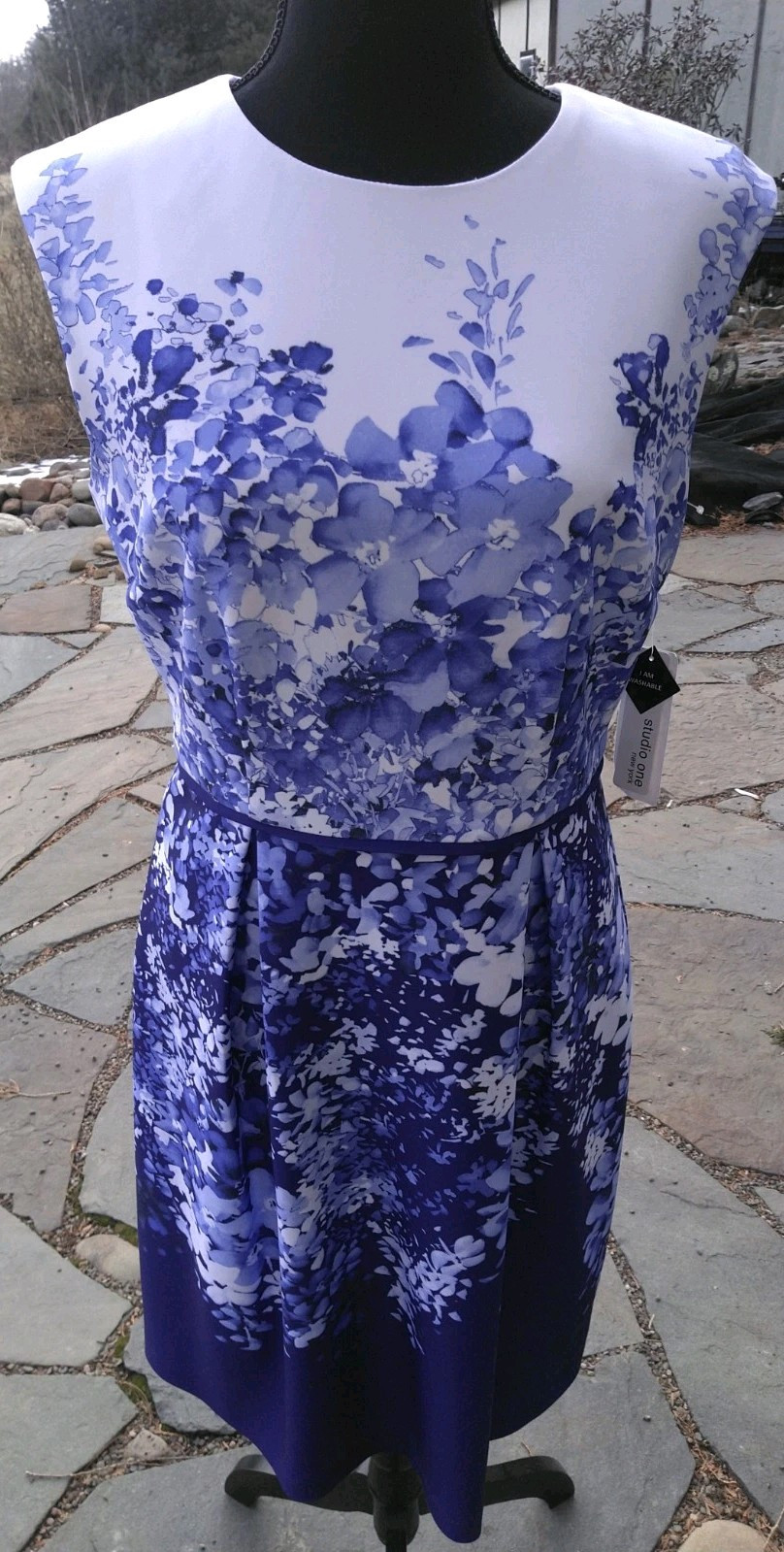 NWT Studio One Blue Floral Sleeveless Dress Woman’s Size 6