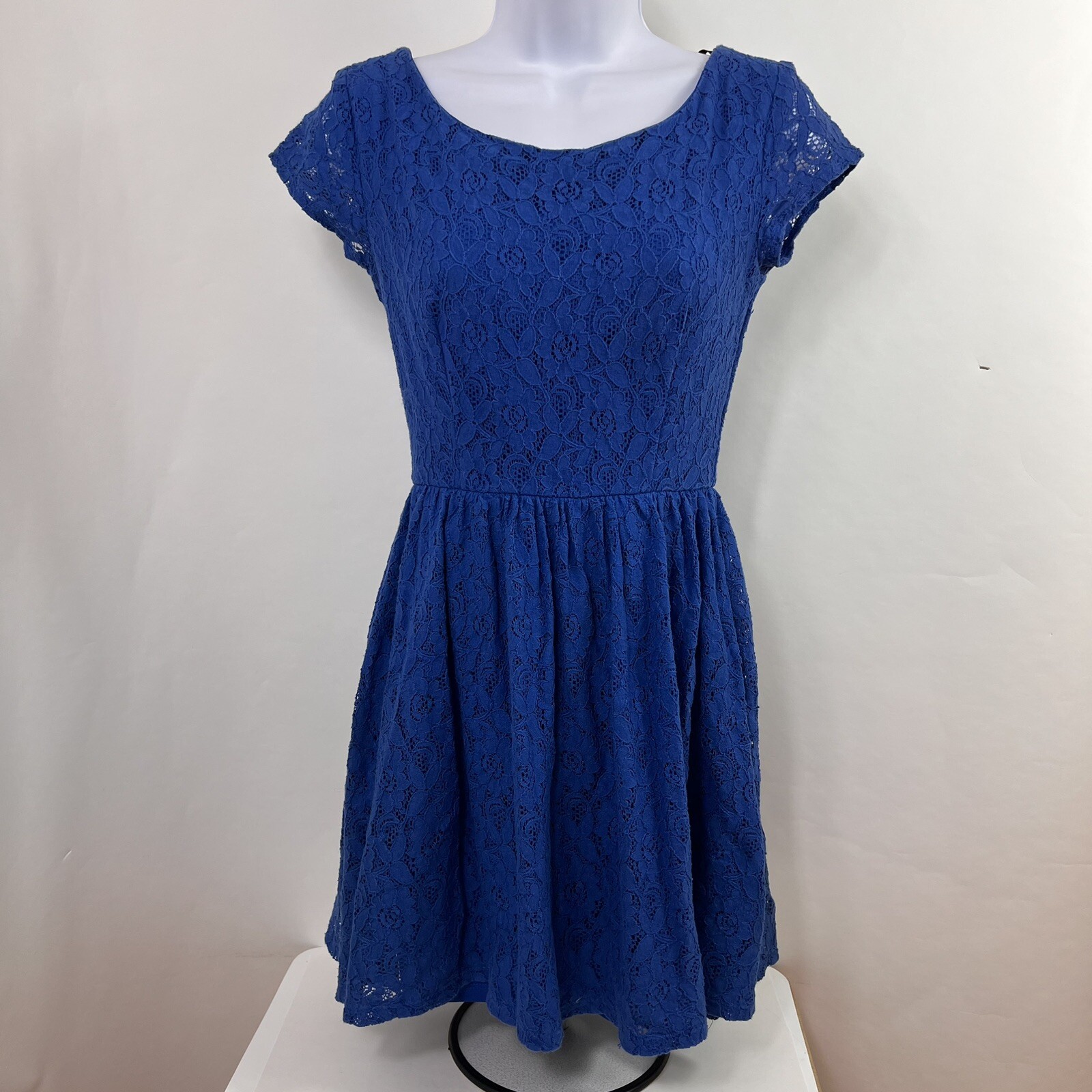 B. Darlin A-Line Dress Women’s 5 / 6 Blue Lace Above Knee Mini Short Sleeve