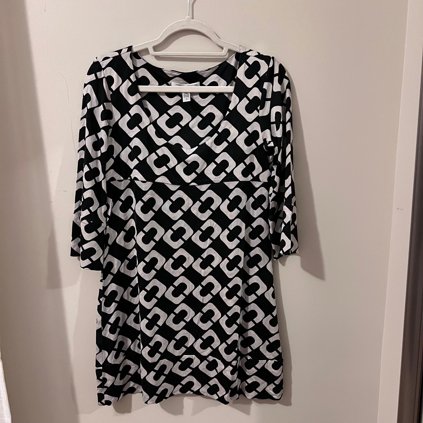 Diane von Furstenberg Vintage Silk Dress Geometric Print Black White Size 6
