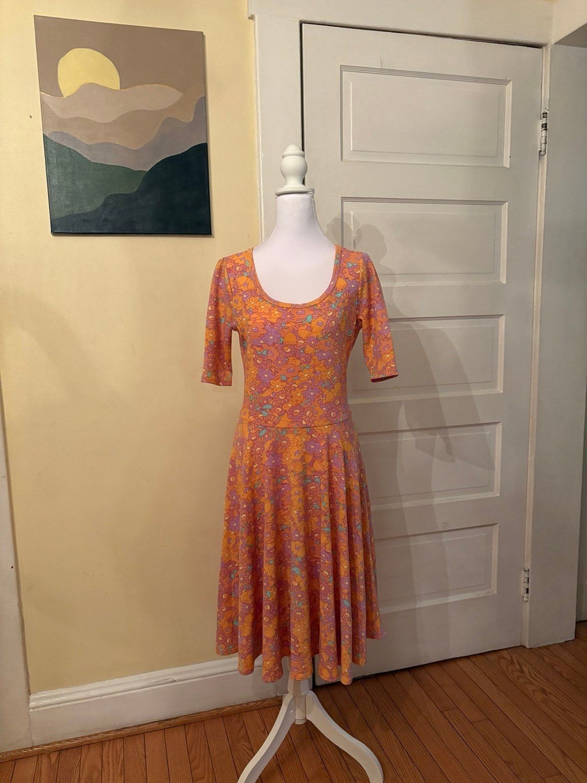 LuLaRoe Nicole dress NWOT pink floral stretchy scoop neck mid length sleeve