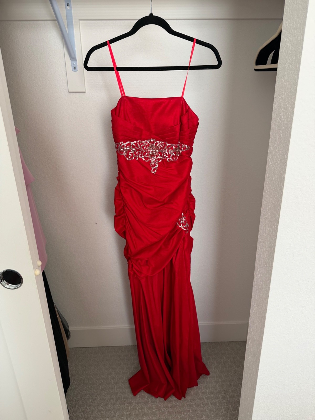 $350 Adrianna Papell Size 02 Red Strapless dress with slit