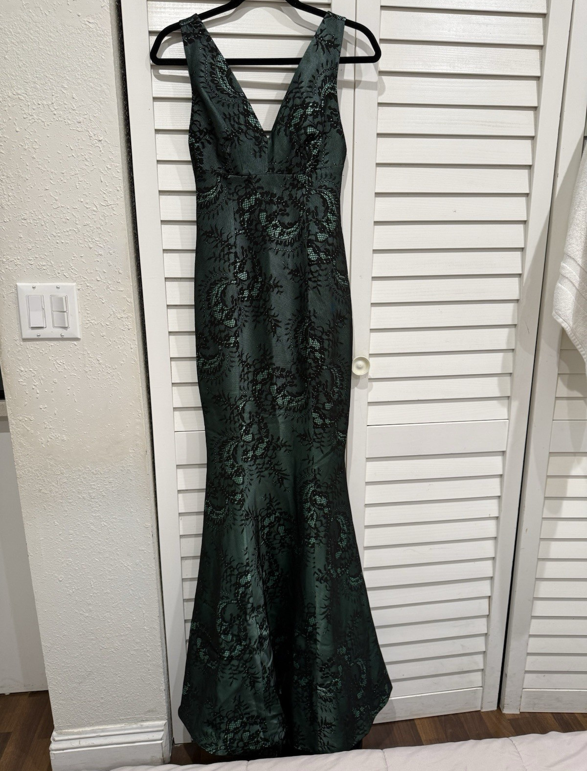 John Paul Ataker Green/Black Floral Lace V-Neck Mermaid Long Dress Size 6