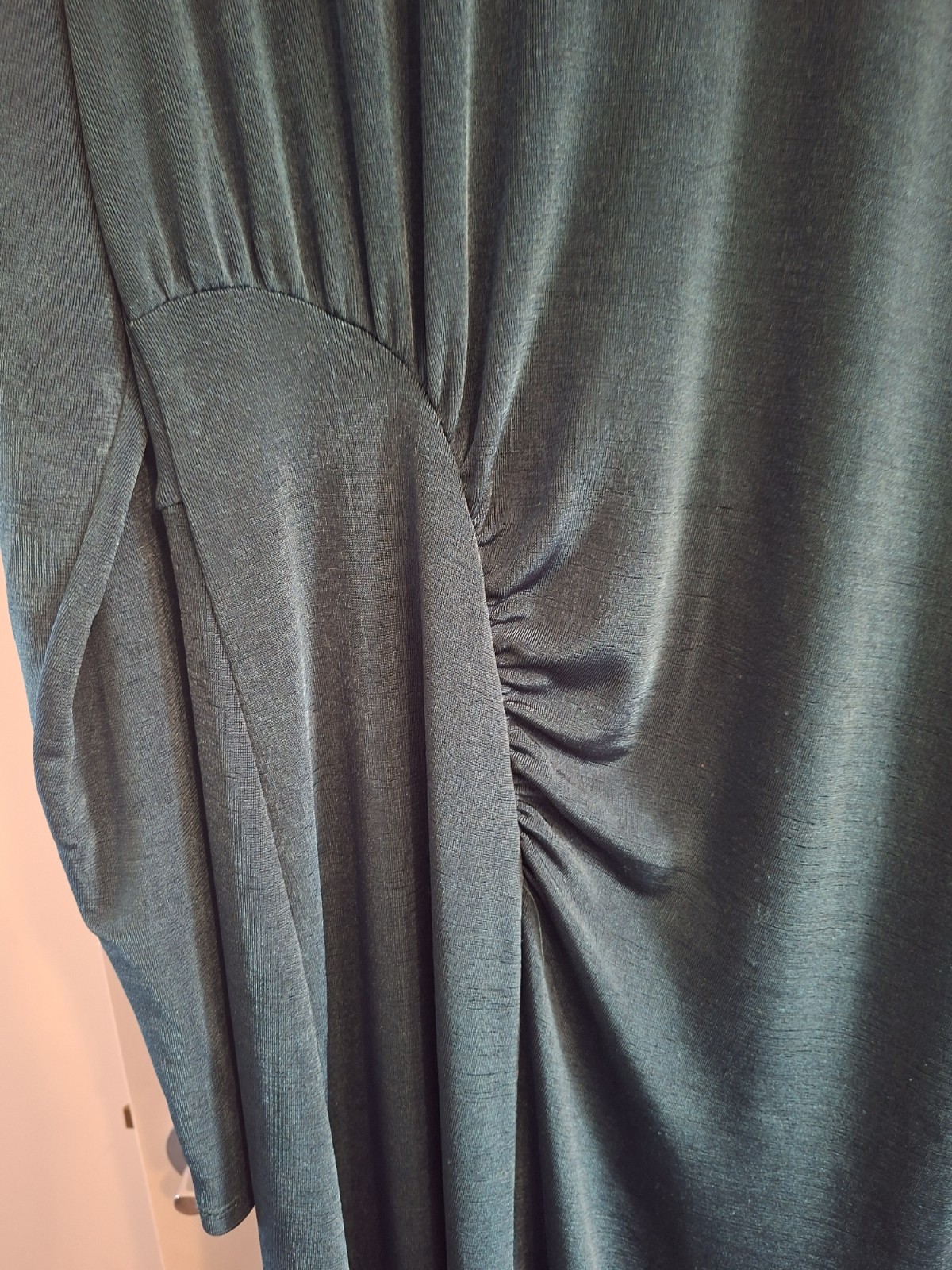FINERY DRESS SIZE 20 EMERALD GREEN ATRETCHY AND COMFORTABLE BNWT STUNNING