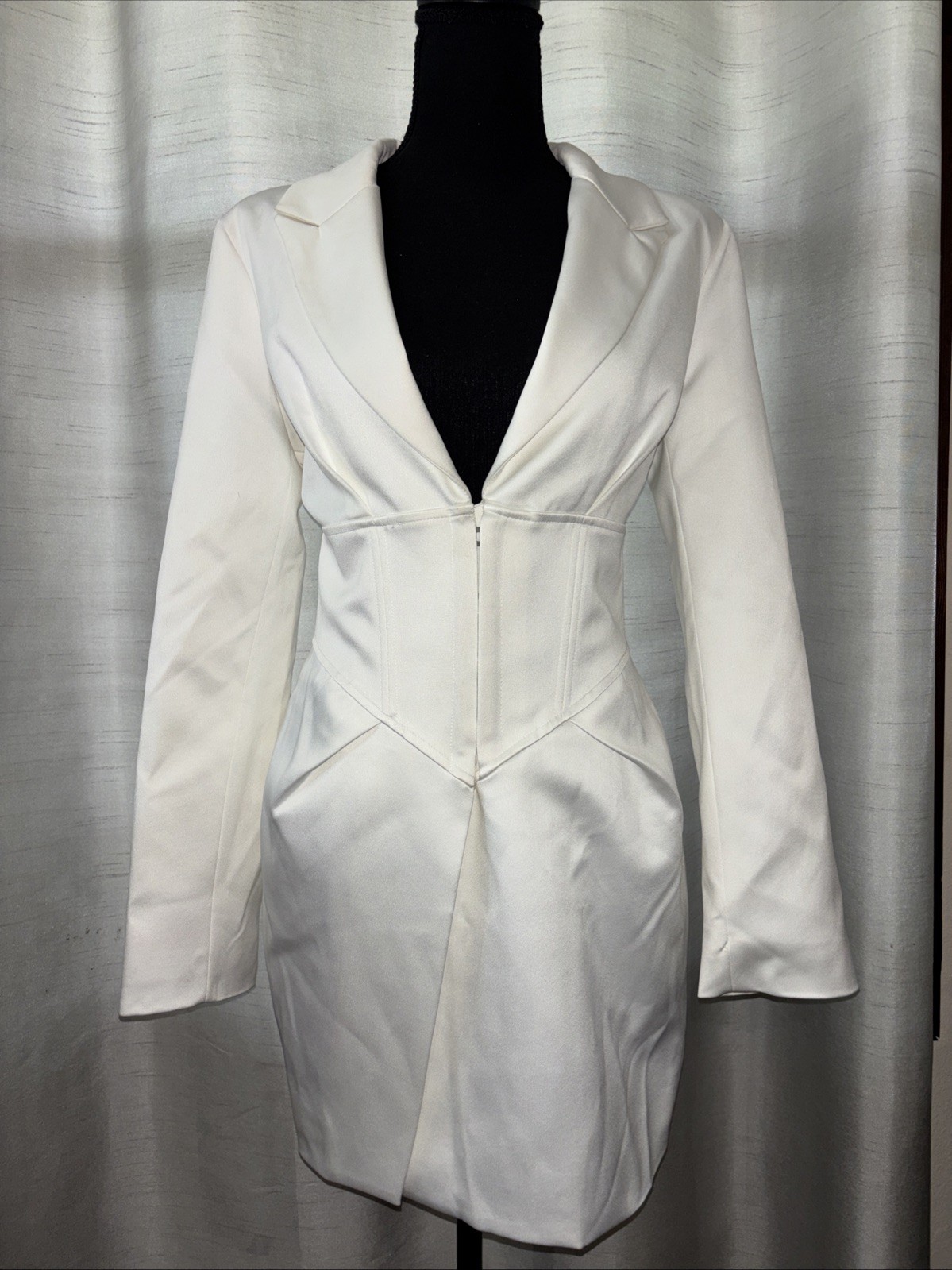 Akira Modern Chic Sleek Bodycon Structured White Satin Corset Blazer Dress SZ M