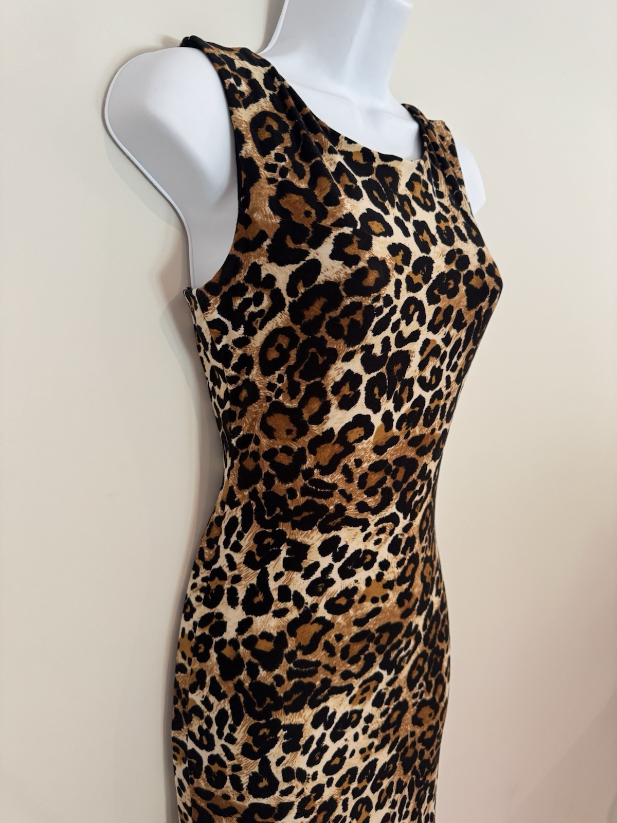 Velvet Torch Los Angeles Leopard Print Bodycon Midi Dress Scoop Neck M NWOT