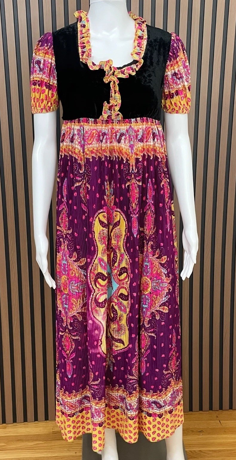 One Flight Up By Rae Hepburn Hippie Women’s 70s S Gypsy Purple Renaissance
