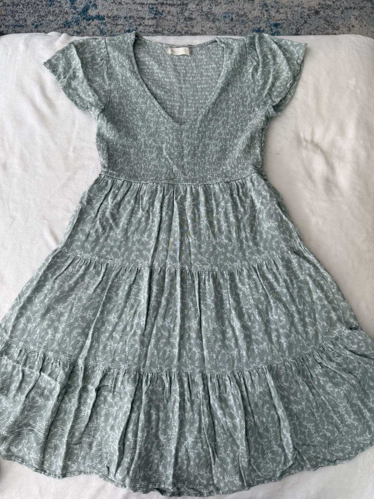 Altar’d State sage green floral tiered midi dress smocked bodice Small E07
