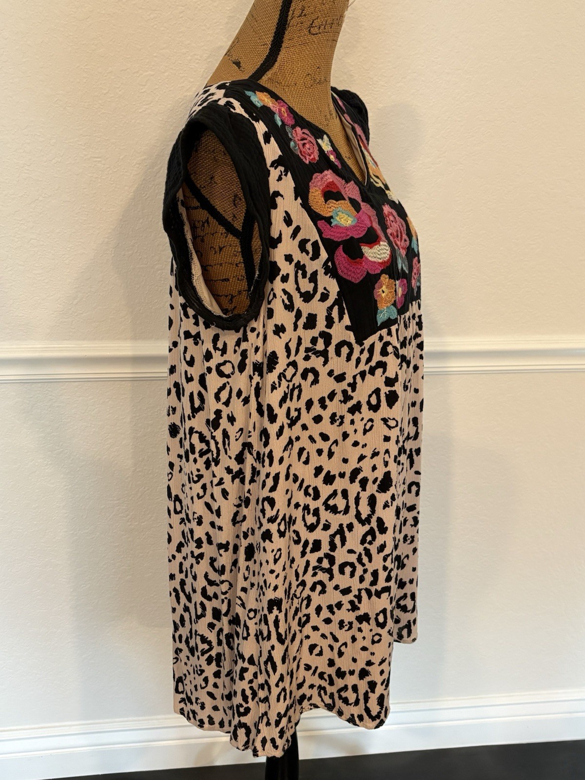 Savanna Jane Lucky in Leopard Dress Animal Print Embroidery Vacation MEDIUM