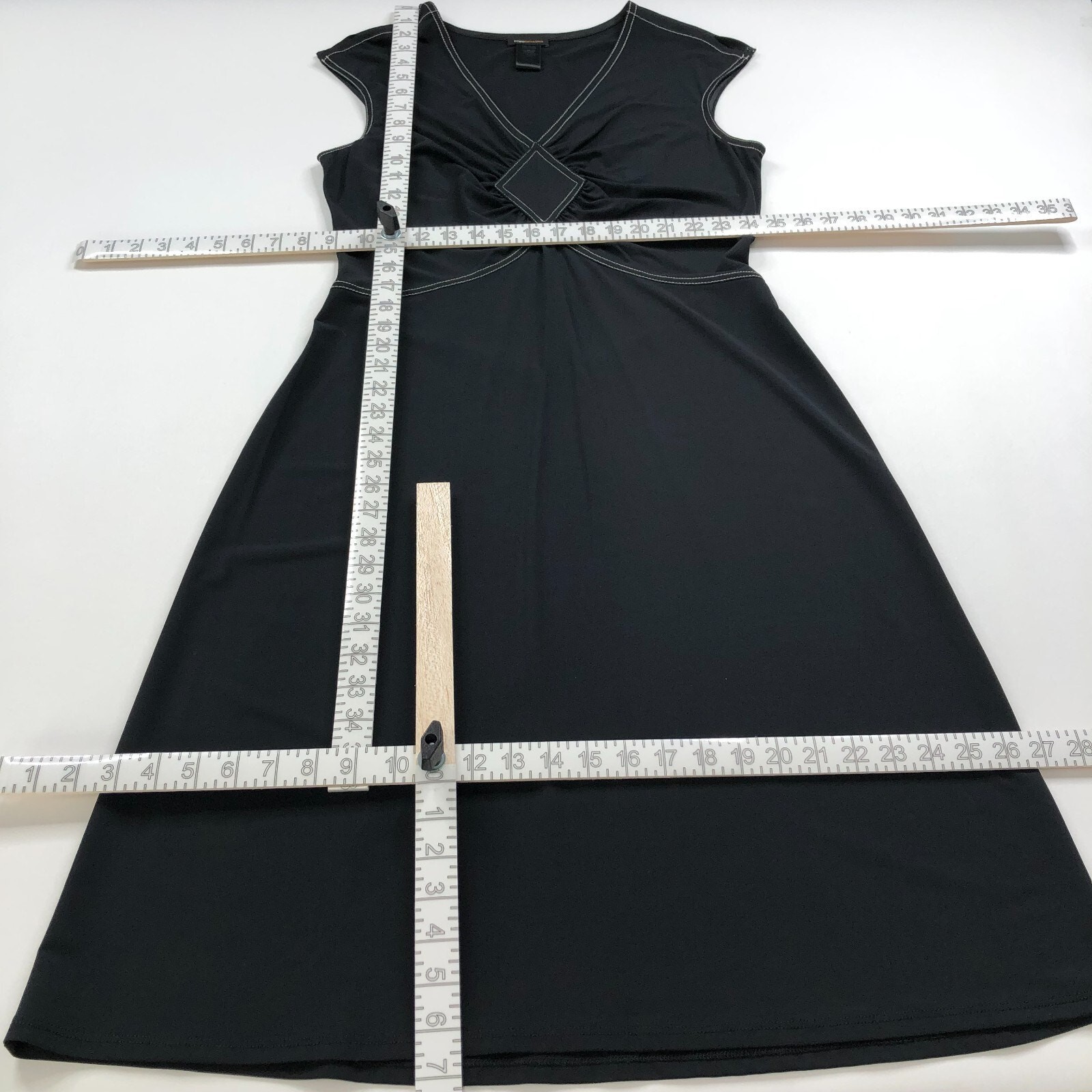 BCBG Maxazria Large Cinch A-Line Below Knee Length Dress Lightweight Black