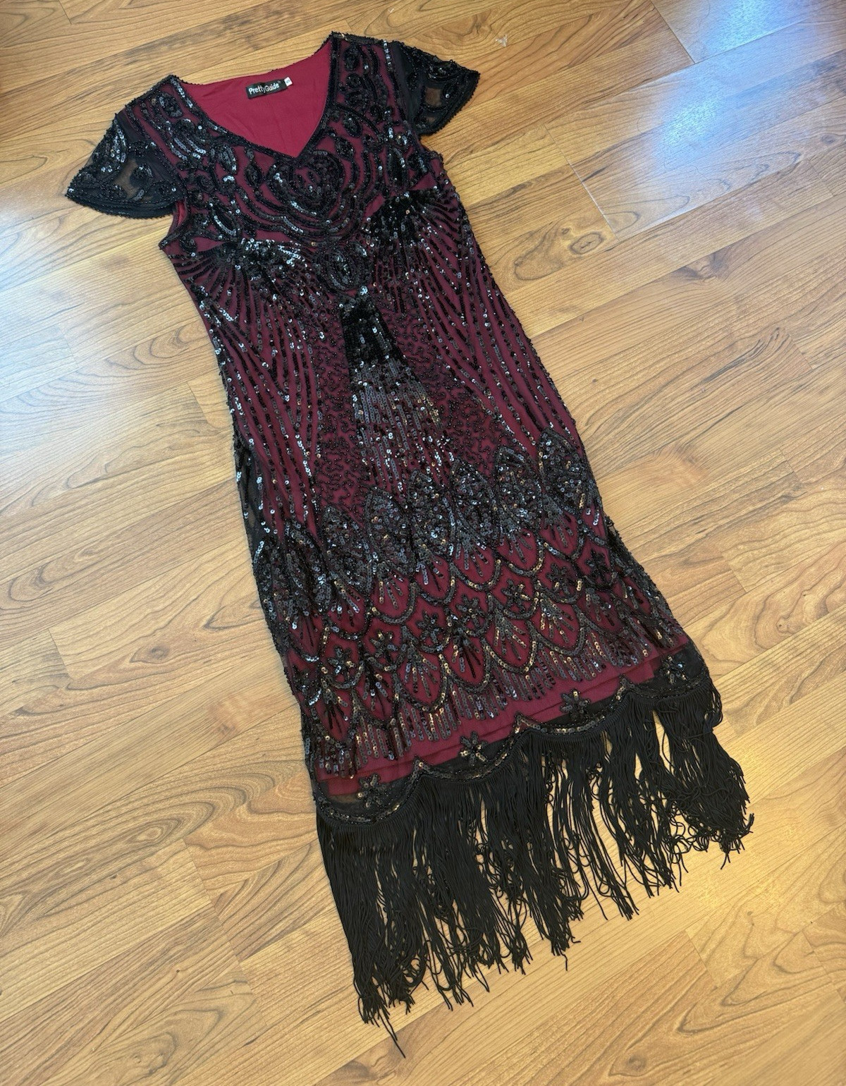 PrettyGuide S Burgundy Black Sequin Fringe V-Neck Sheath Knee Dress Short Slv