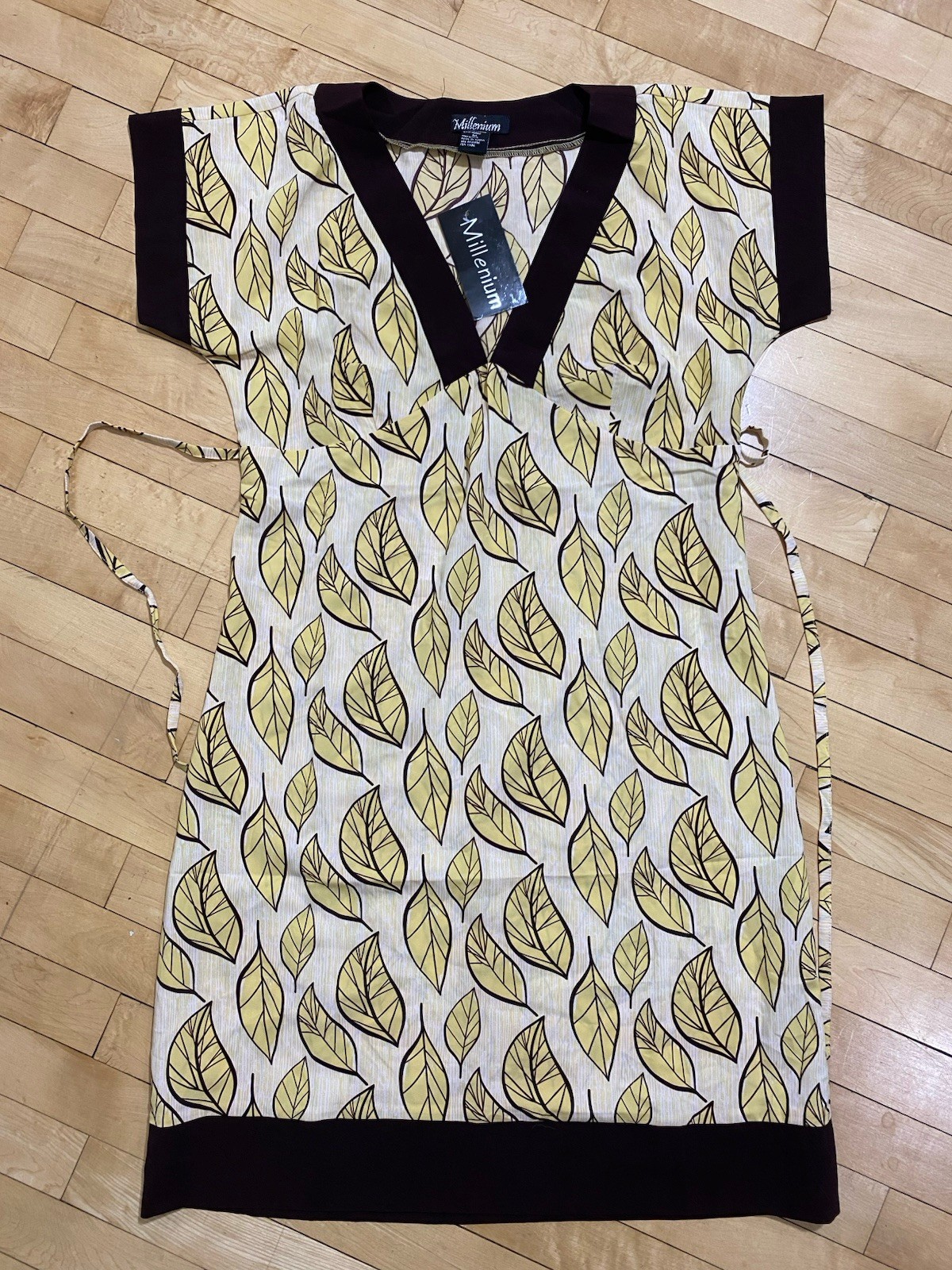 Y2k Millennium colored dress size medium yellow leaf print tie waist
