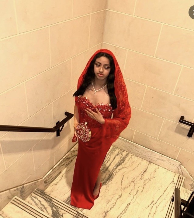 Red Prom Dress, Sparkles Diamonds, Beaded Custom Made Top, Comes With Veil.