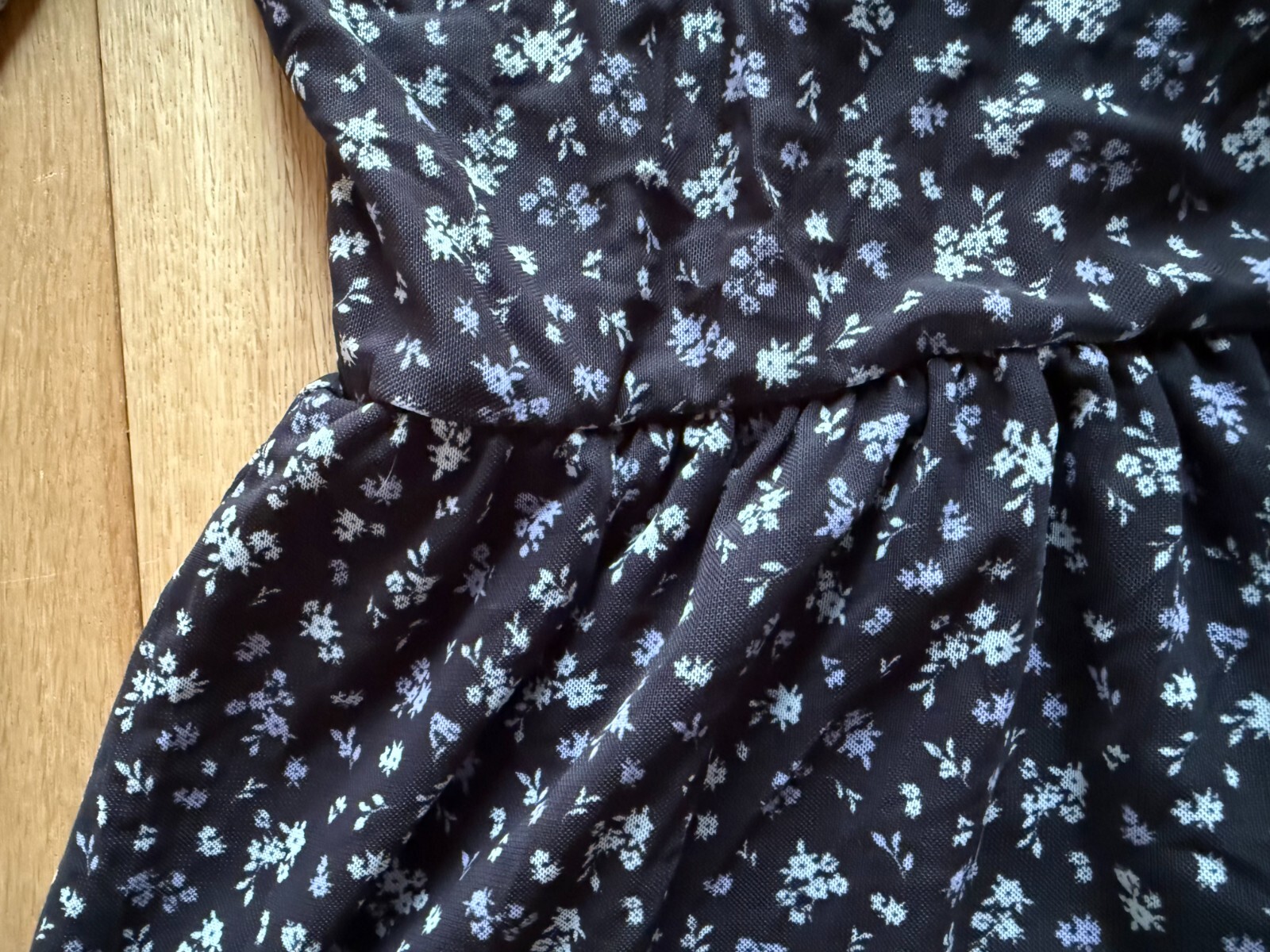 Adorable floaty floral mesh dress! XS