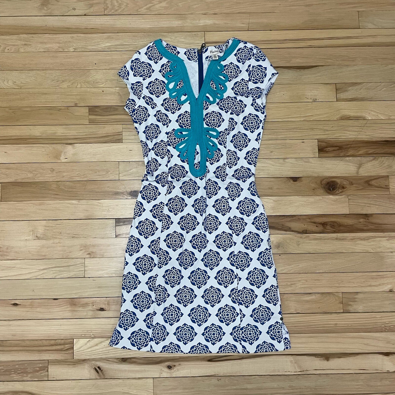Hatley Fitted Stretch Dress Floral White Blue Resort Embroidered Neck Size Small