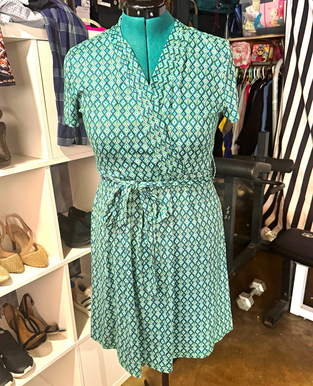 Womens L Green/Blue/White Geometric Wrap Knee Length Dress Short Sleeve V-Neck