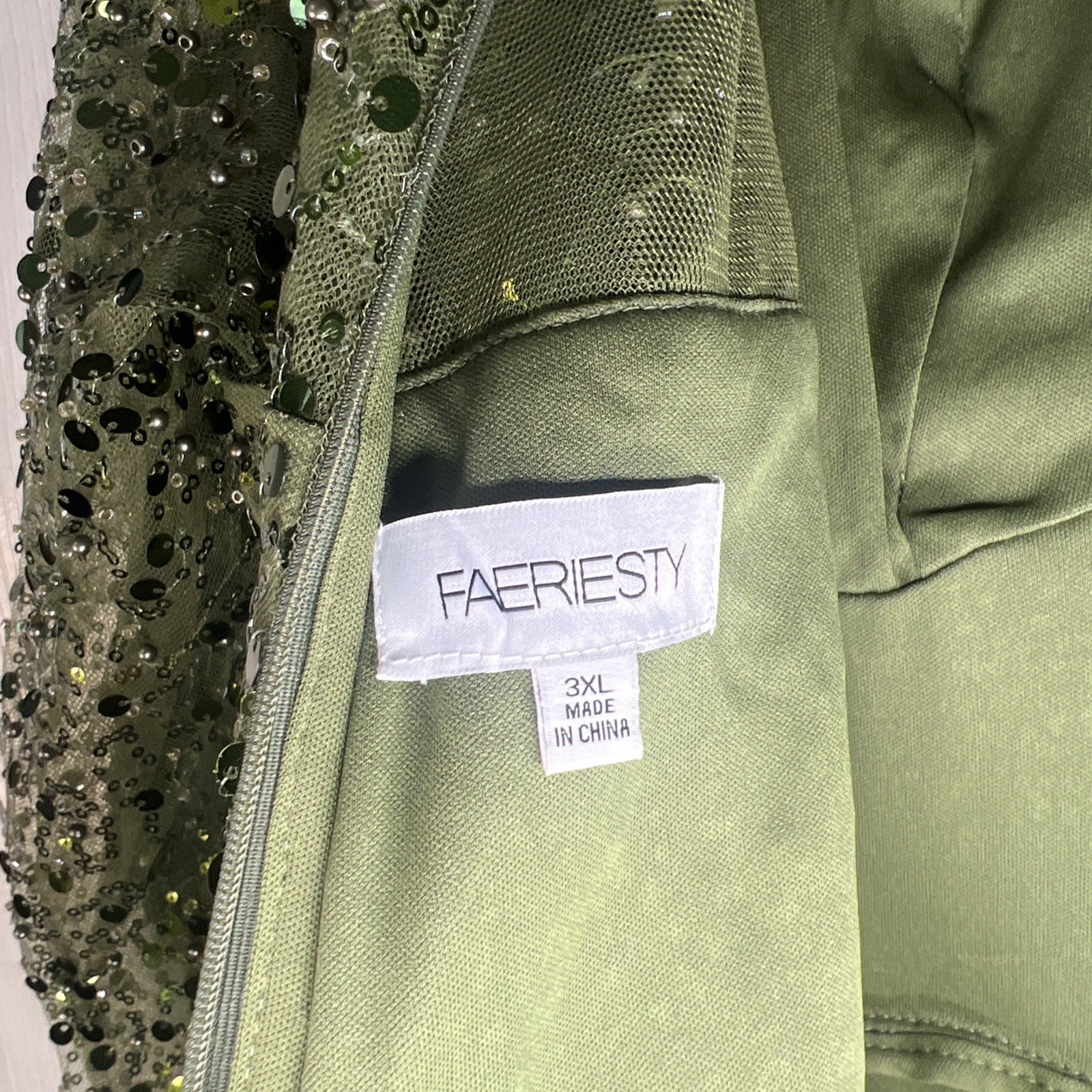 Faeriesty Beautiful green sequence Long Sleeve Dress 3xl zips in the back nwot