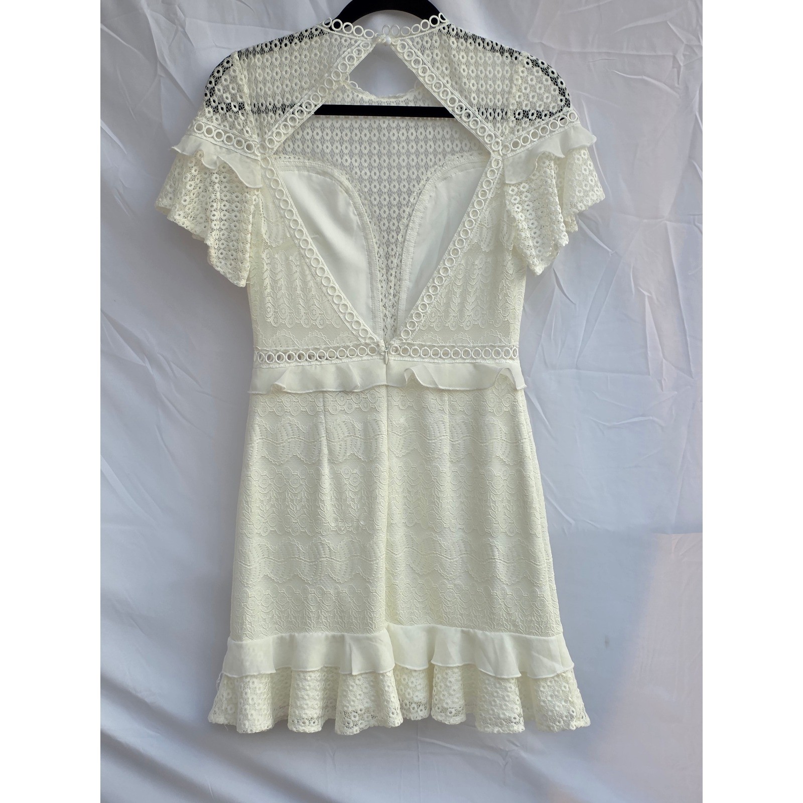 Two Sisters The Label White Lace Mini Dress Ruffle Keyhole Back Bridal Size 4 S