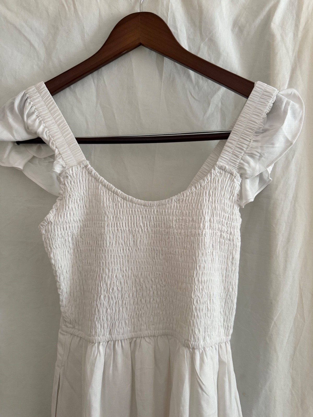 LINAE SIZE SMALL White Rayon Lined Rauch Back Ruffle Sleeves Hem Tiered NWT