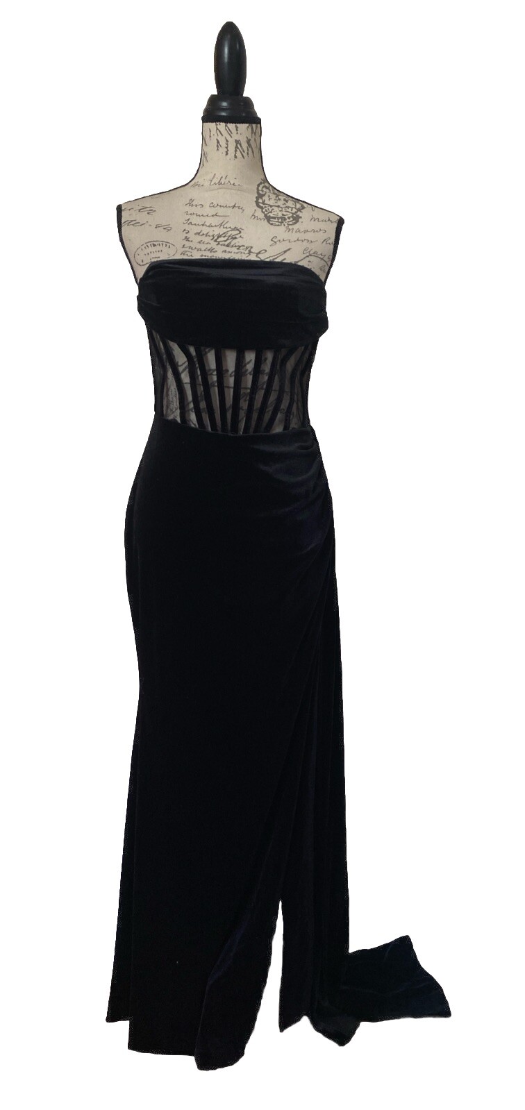 Toxic Envy Velvet Gown Size Medium. Glamour and Style.