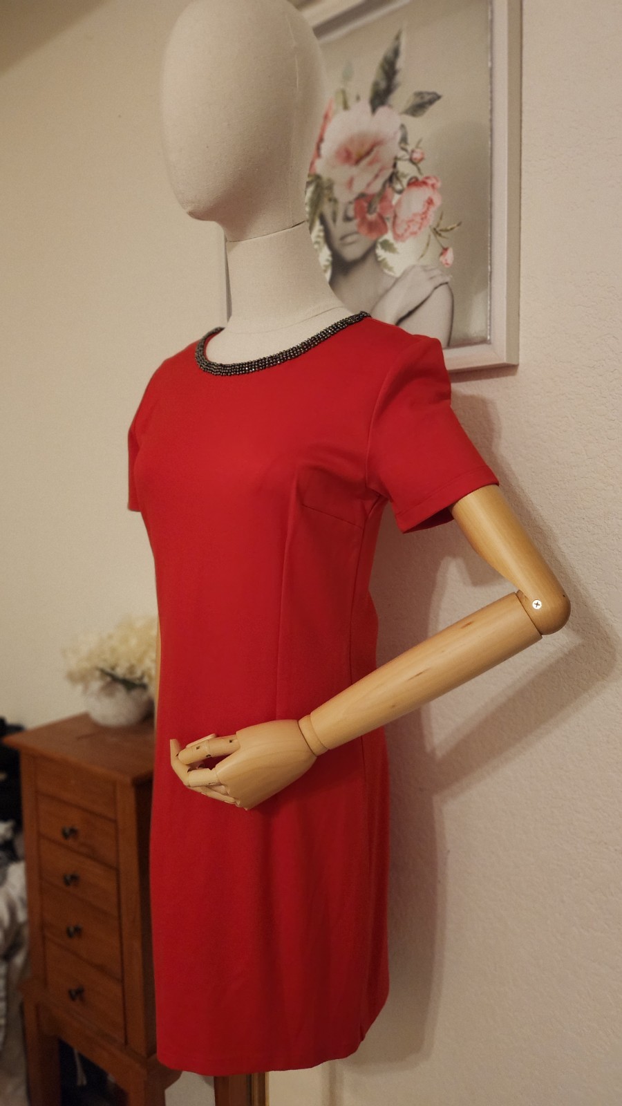 Women Red Solid Shift Short Dress Short Sleeve Round Neck Beaded Accents