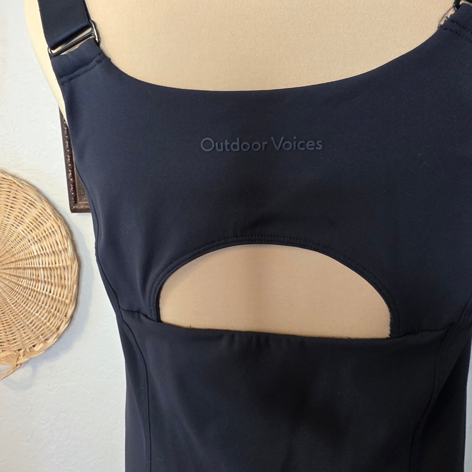Outdoor Voices S/M D-Cup High Impact Sports Bra Built-In Support Athleisure