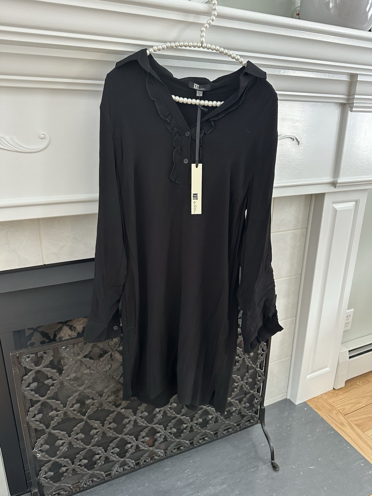 NWT KUT FROM THE KLOTH Sutton black DRESS button tab sleeves sz 6