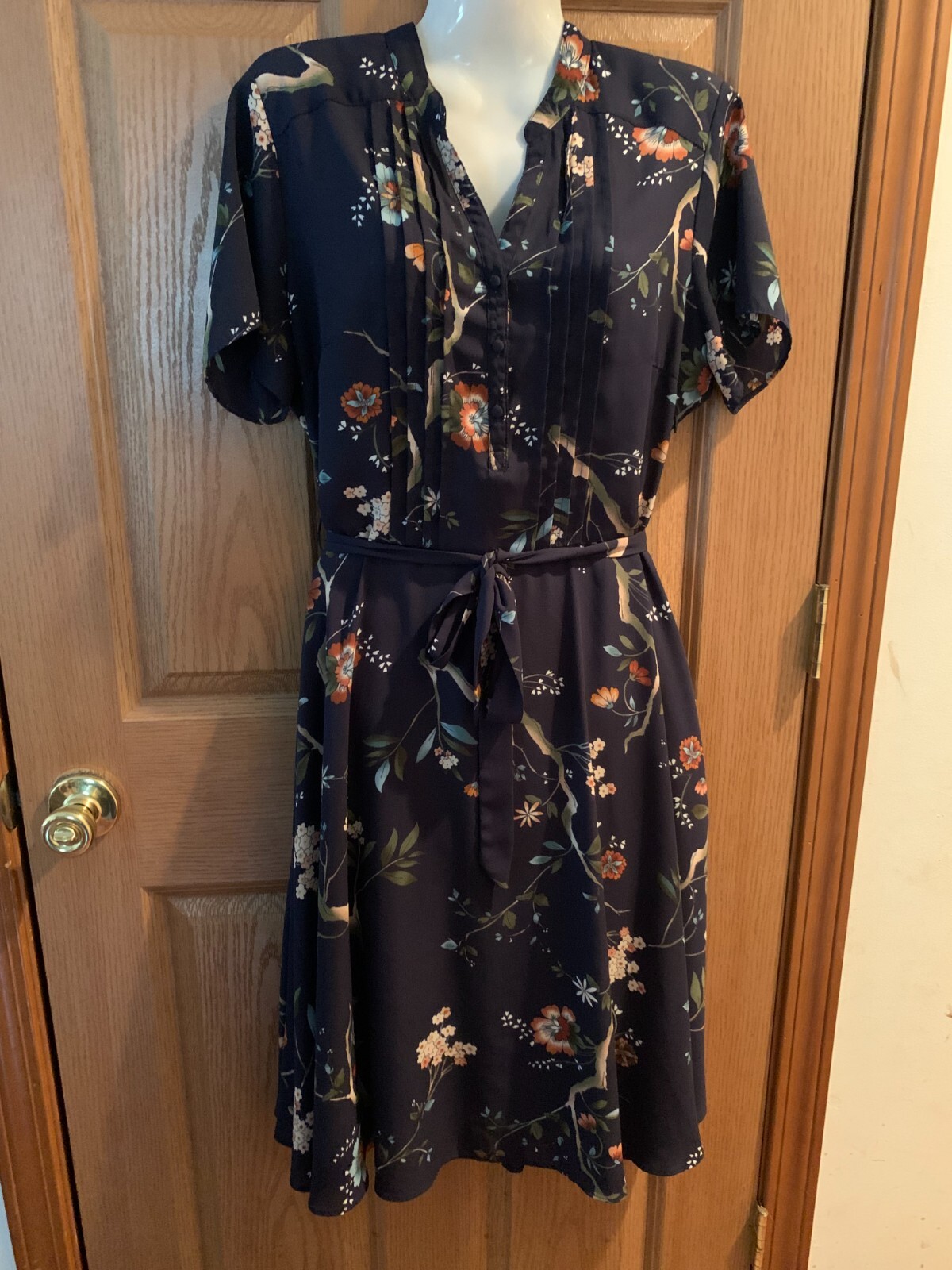 Nanette Lepore Navy Blue Floral w/Slip & Covered Buttons Shirtdress full skirt 8