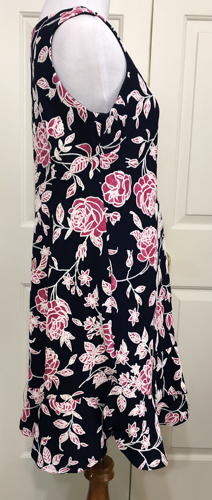 NWT Signature Robbie Bee size PM navy pink white sleeveless floral ruffle dress