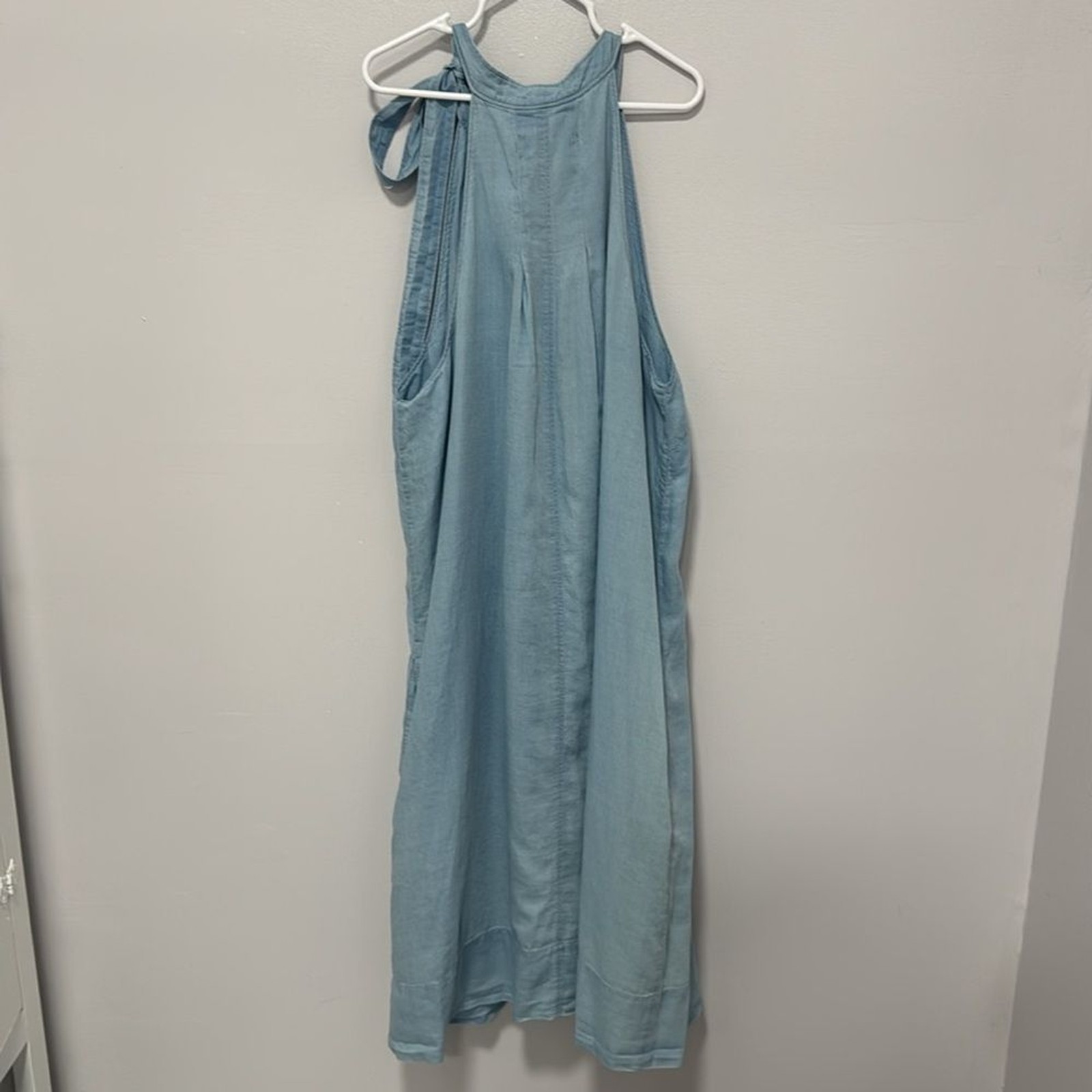 J Brand Esme Sleeveless Graceful Light Blue Denim Chambray Neck Tie Dress M
