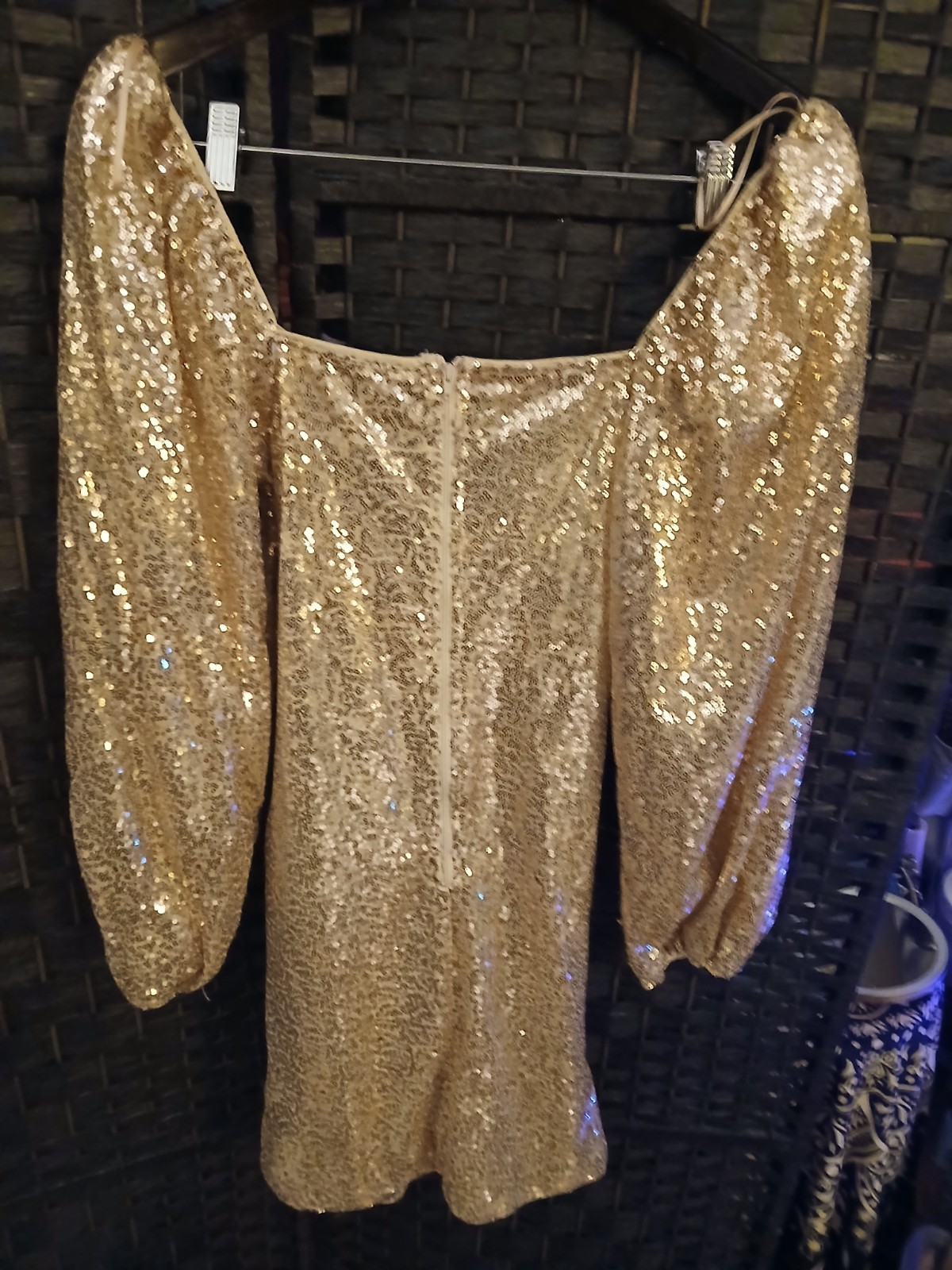 FIESTAR WOMENS Size. M ROSE COLORED SEQUINED LONGSLEEVE ZIP BACK DRESS NEW TAGS