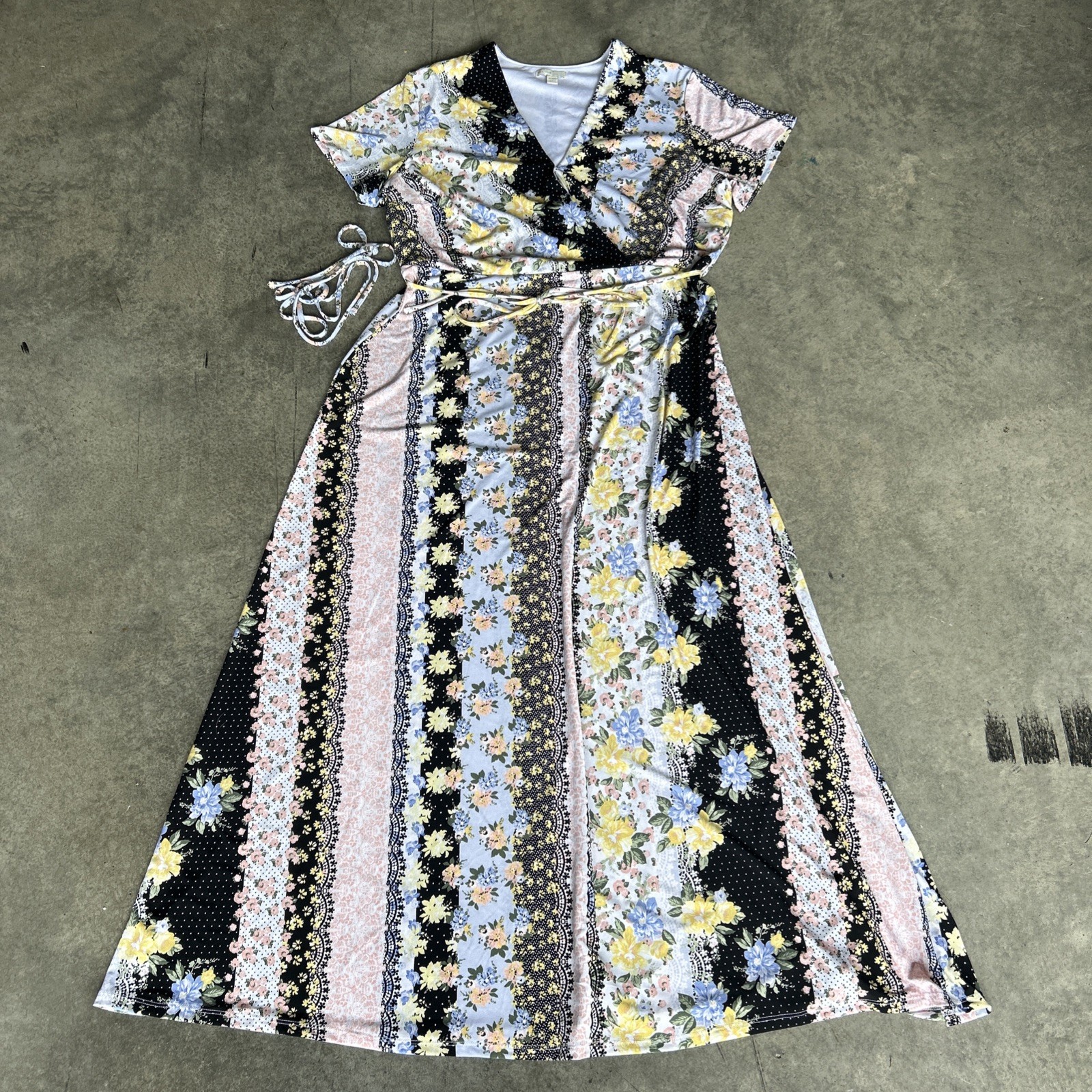 Cato Est 1946 Women’s Size 14/16W Long Dress, Floral, Vneck