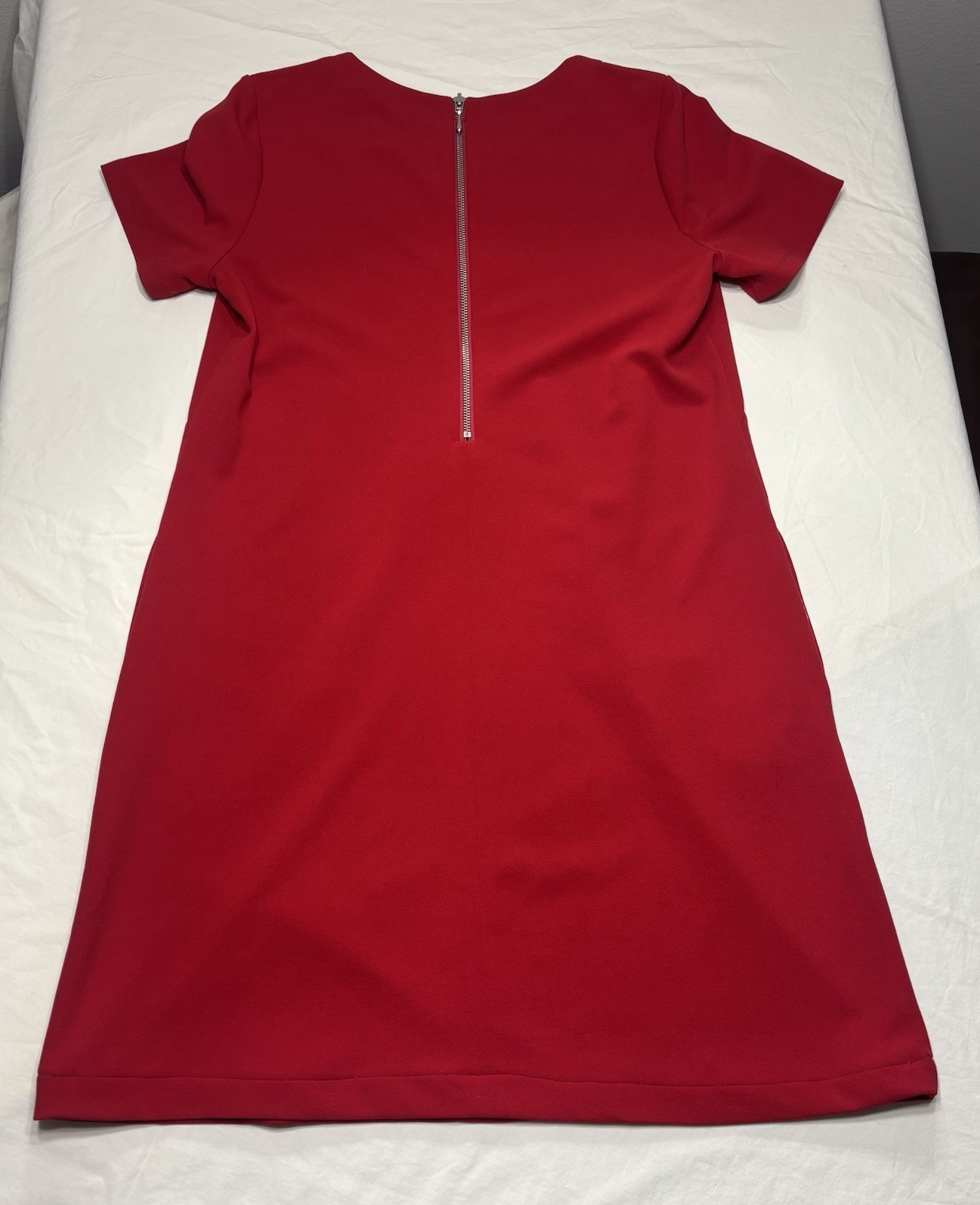 Dennis by Dennis Basso Shift Dress Size 10 Red Short Sleeve Pockets Zip Back