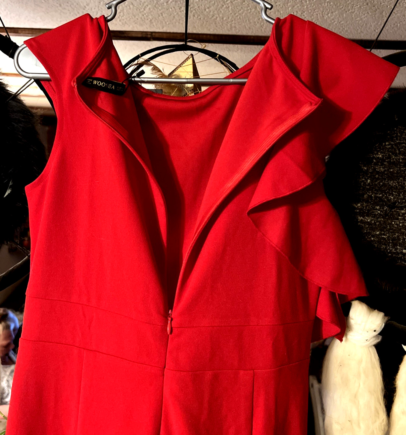 Woosea Women Size L Red Formal Ruffled/Split Front Round Neck Cape Sleeve Dress
