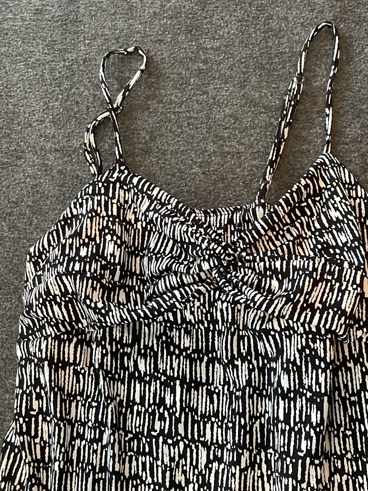 LONG ELEGANT LEGS Black And White Dress Stretch Size Large