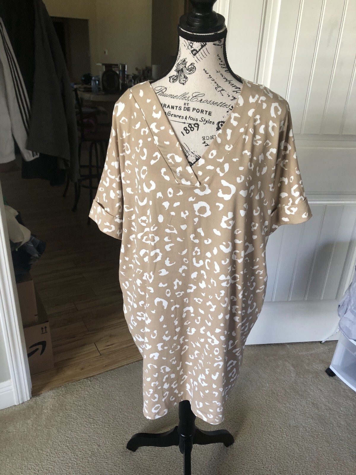 Entro dress women’s size S NWT orig. $32 96% polyester 4% spandex