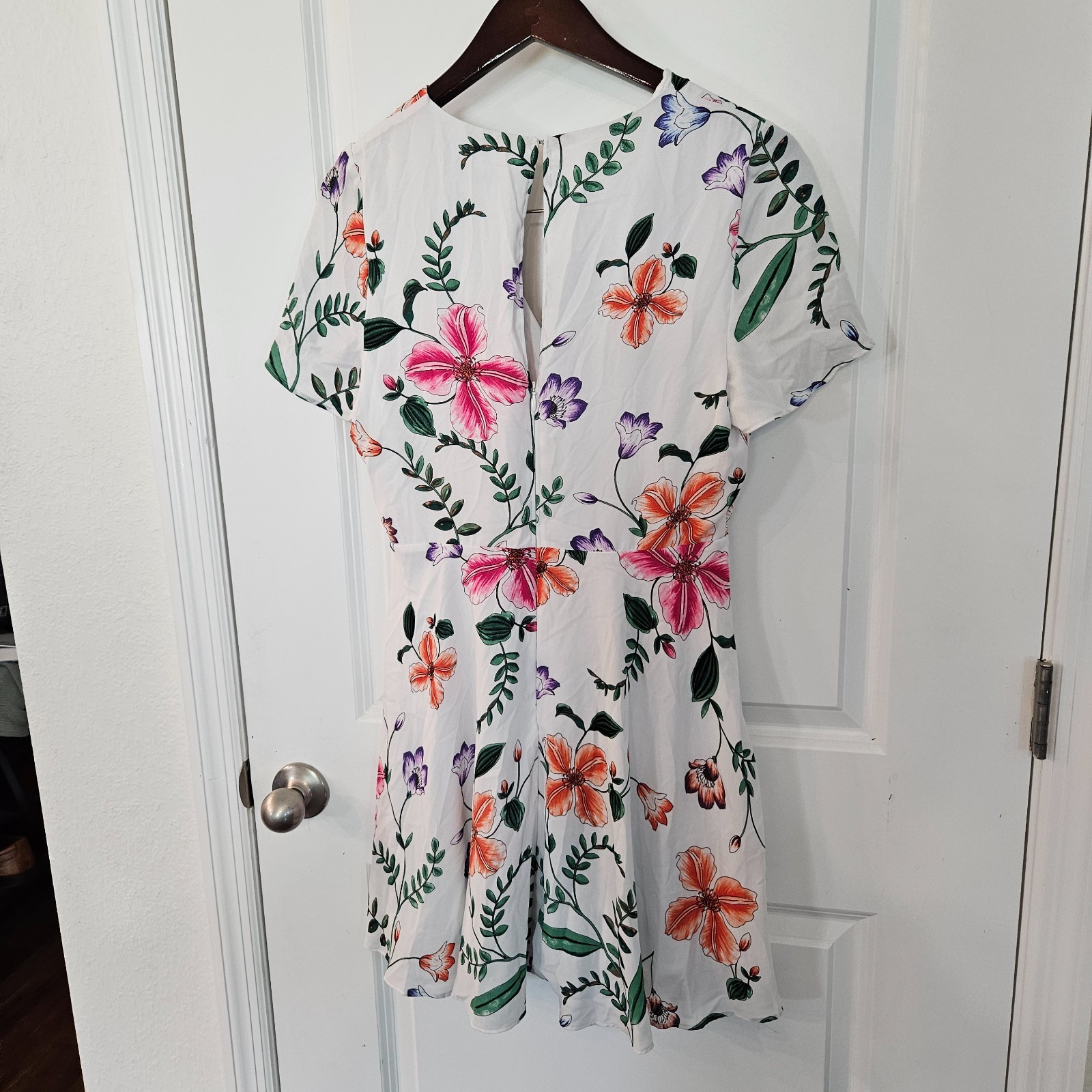 Express Floral V-Neck Fit and Flare Mini Dress White Orange Pink Size 10