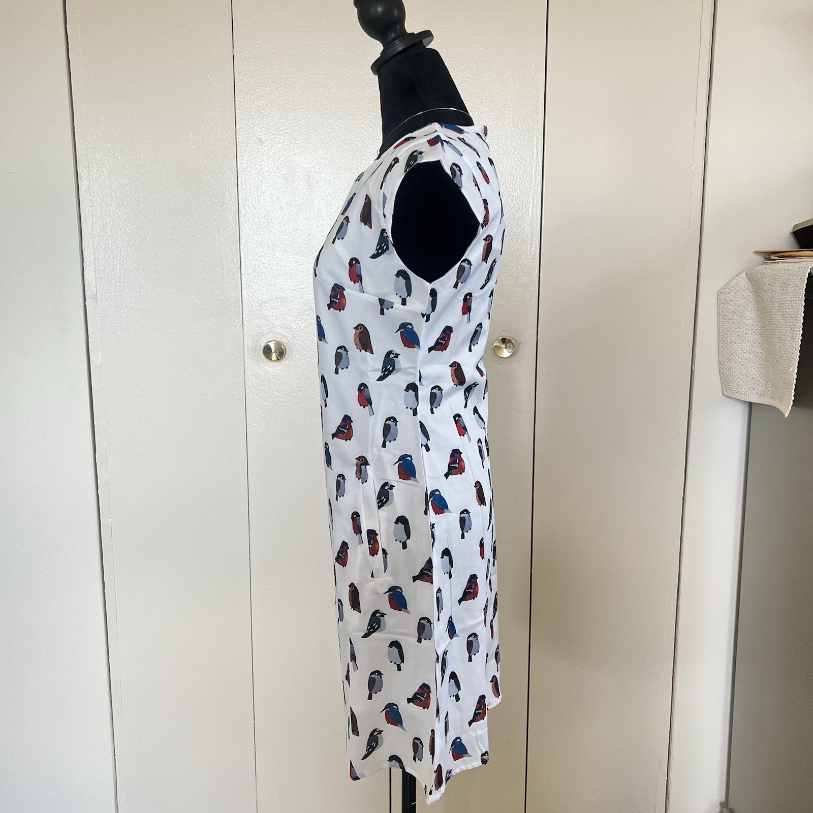SM Wardrobe NY White Cap Sleeve Birds Artsy Boho Dress W/Pockets Sz Small NEW!