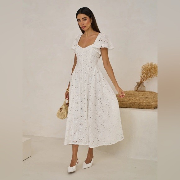 NWT Size MP – Extro&Vert Ada Flutter-Sleeve Broderie Midi Dress